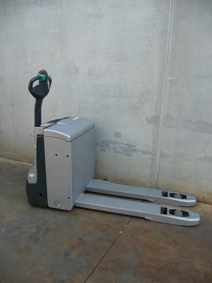Jungheinrich EJE 120 - Pallet truck: picture 4 Jungheinrich EJE 120 - Pallet truck: picture 4