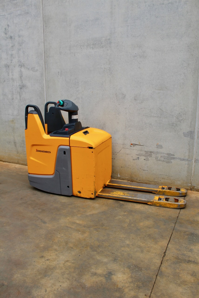 Jungheinrich ERE 120 LI-ION - Pallet truck: picture 4 Jungheinrich ERE 120 LI-ION - Pallet truck: picture 4