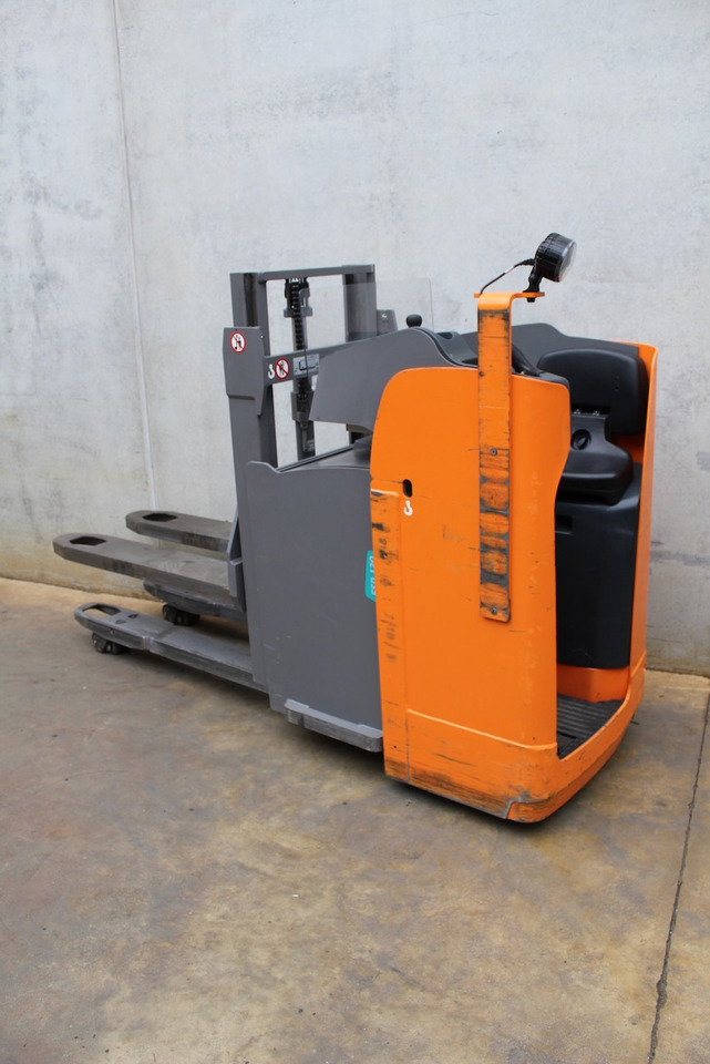 Jungheinrich ESD 120 166 ZT - Stacker: picture 1 Jungheinrich ESD 120 166 ZT - Stacker: picture 1