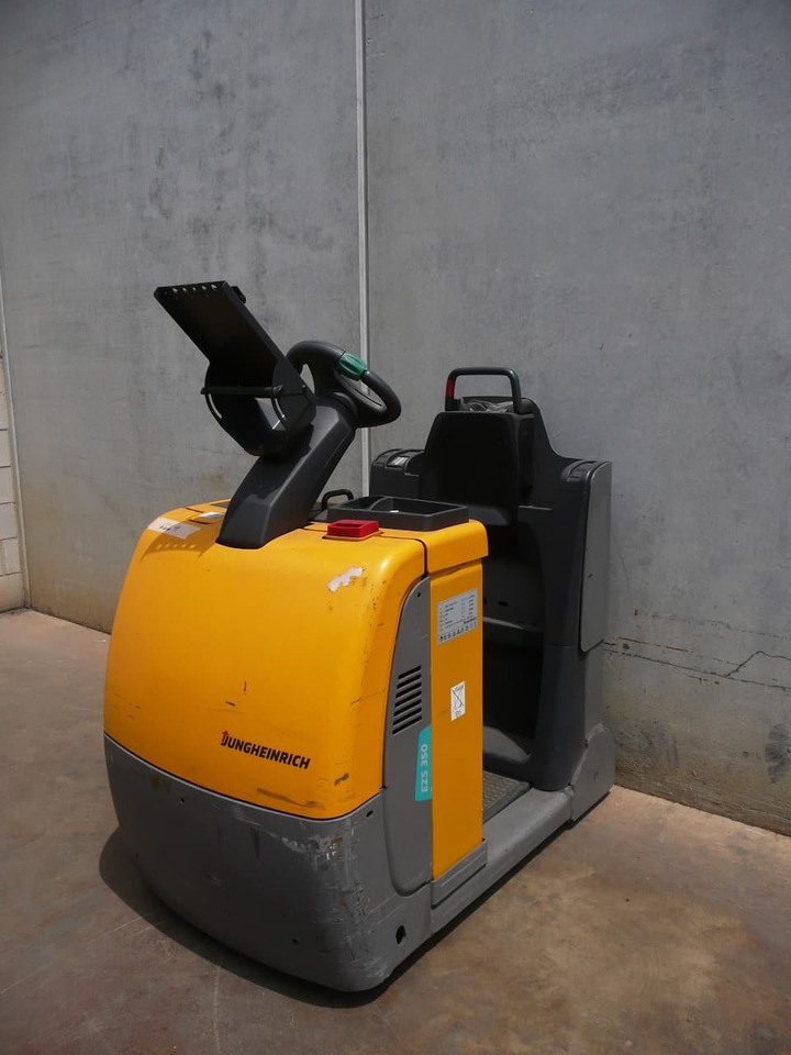 Jungheinrich EZS 350 - Tow tractor: picture 1 Jungheinrich EZS 350 - Tow tractor: picture 1