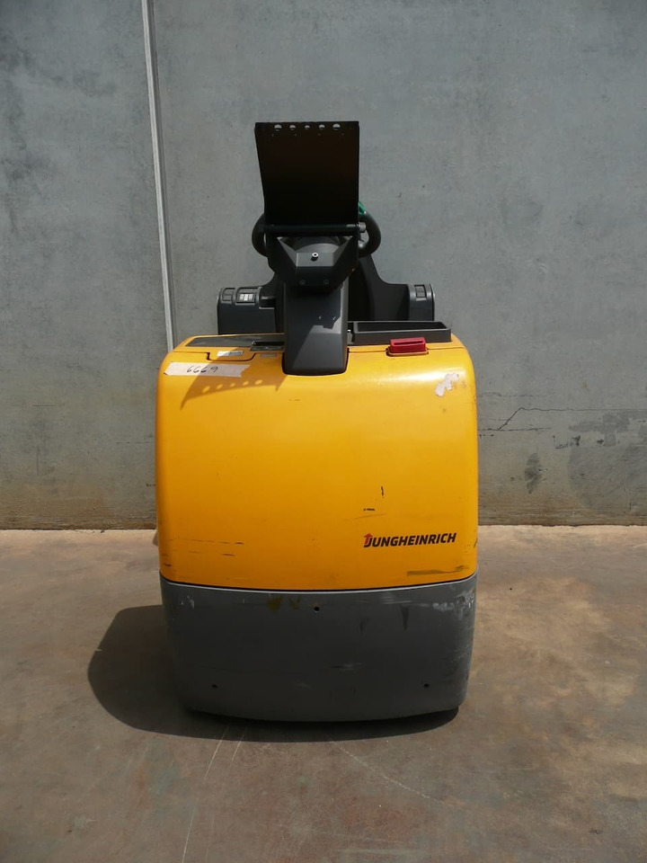 Jungheinrich EZS 350 - Tow tractor: picture 3 Jungheinrich EZS 350 - Tow tractor: picture 3