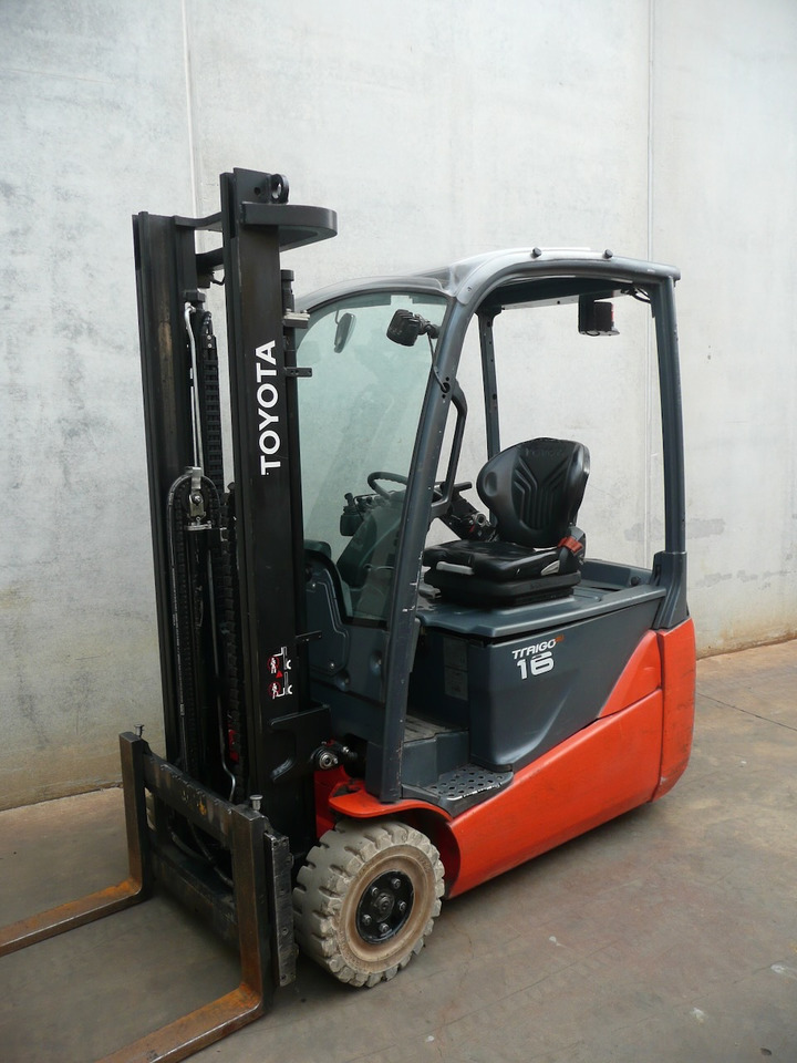 Toyota 8FBE16T - Electric forklift: picture 3 Toyota 8FBE16T - Electric forklift: picture 3