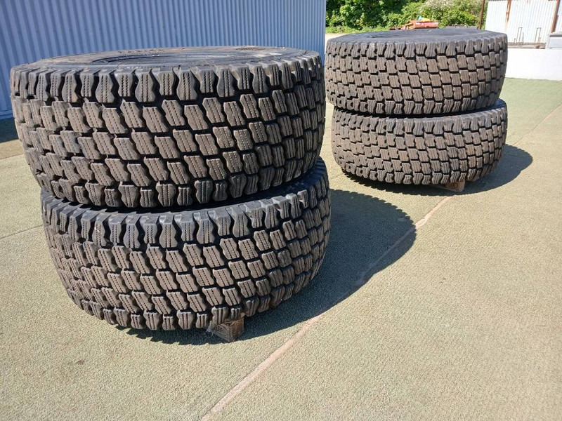 Hilo 23.5R25 Snowmaster, Däck - Wheels and tires for Construction machinery: picture 2 Hilo 23.5R25 Snowmaster, Däck - Wheels and tires for Construction machinery: picture 2