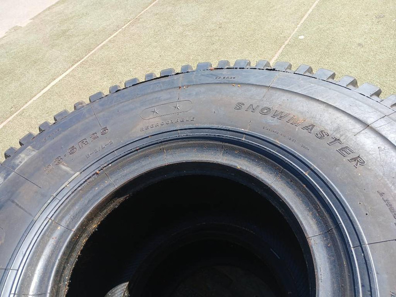 Hilo 23.5R25 Snowmaster, Däck - Wheels and tires for Construction machinery: picture 5 Hilo 23.5R25 Snowmaster, Däck - Wheels and tires for Construction machinery: picture 5