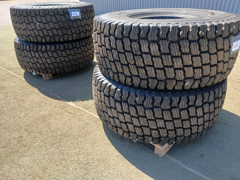 Hilo 23.5R25 Snowmaster, Däck - Wheels and tires for Construction machinery: picture 3 Hilo 23.5R25 Snowmaster, Däck - Wheels and tires for Construction machinery: picture 3