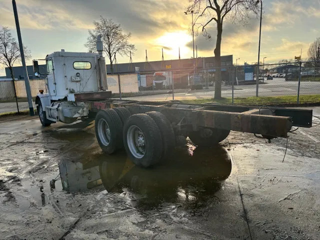 Freightliner 3 AXLE RIGID 6x4 chassis cabine - Cab chassis truck: picture 3 Freightliner 3 AXLE RIGID 6x4 chassis cabine - Cab chassis truck: picture 3