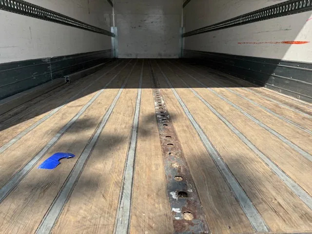 Box truck Scania P280 Closed box taillift 2000 kg Fuel CNG ADR 2 units in stock: picture 9 Box truck Scania P280 Closed box taillift 2000 kg Fuel CNG ADR 2 units in stock: picture 9