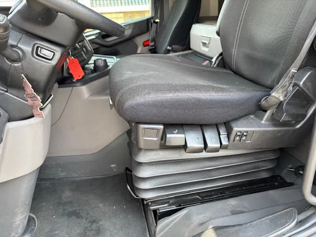 Box truck Scania P280 Closed box taillift 2000 kg Fuel CNG ADR 2 units in stock: picture 19 Box truck Scania P280 Closed box taillift 2000 kg Fuel CNG ADR 2 units in stock: picture 19