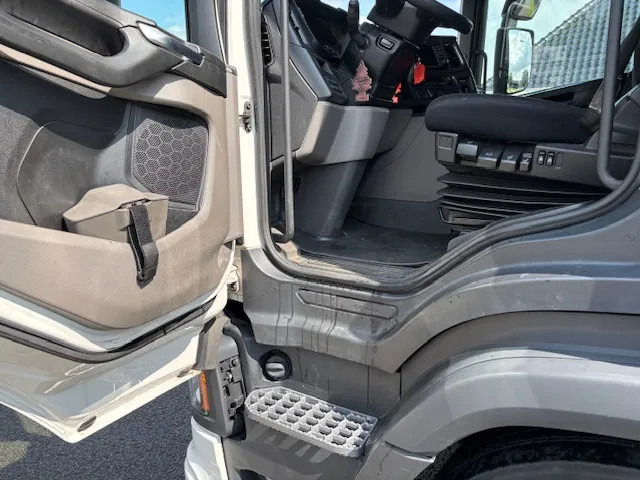 Box truck Scania P280 Closed box taillift 2000 kg Fuel CNG ADR 2 units in stock: picture 20 Box truck Scania P280 Closed box taillift 2000 kg Fuel CNG ADR 2 units in stock: picture 20