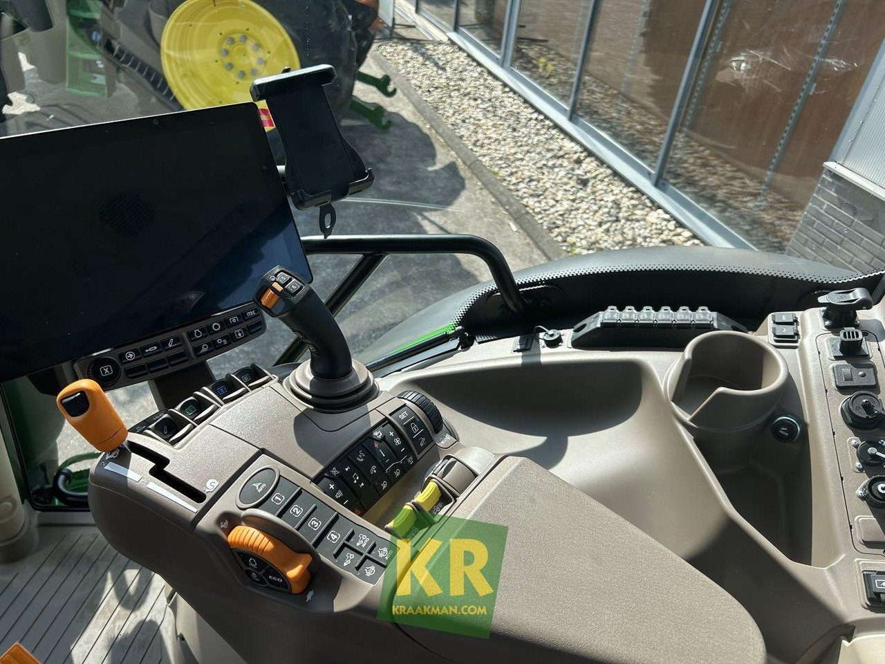 New Farm tractor 6R 150 John Deere: picture 9