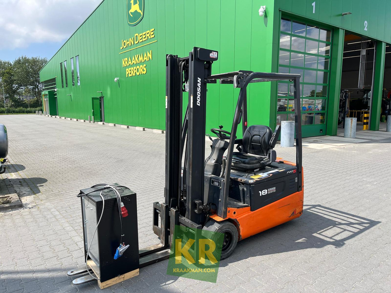 B18T Doosan - Truck mounted forklift: picture 1 B18T Doosan - Truck mounted forklift: picture 1