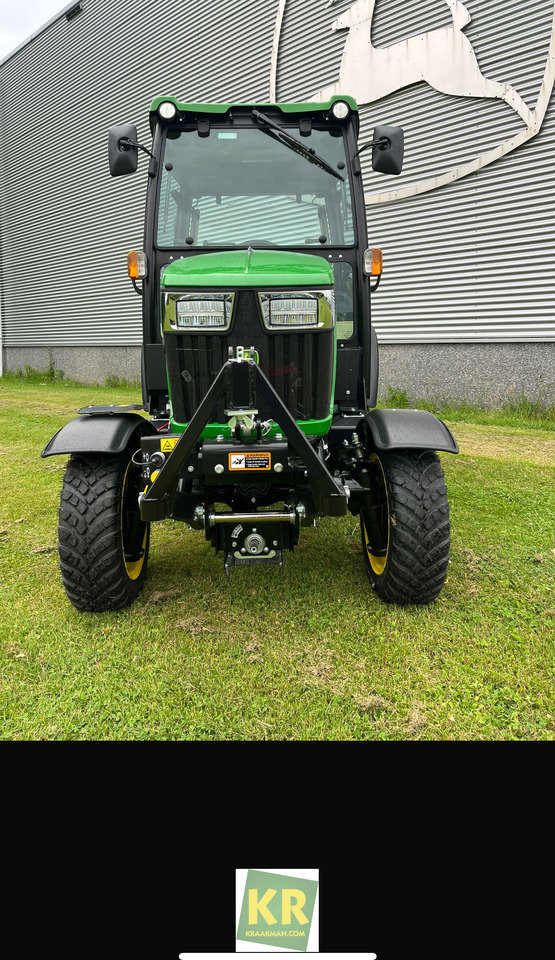 John Deere 2032R - Compact tractor: picture 4 John Deere 2032R - Compact tractor: picture 4