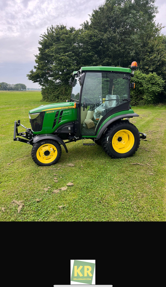 John Deere 2032R - Compact tractor: picture 1 John Deere 2032R - Compact tractor: picture 1