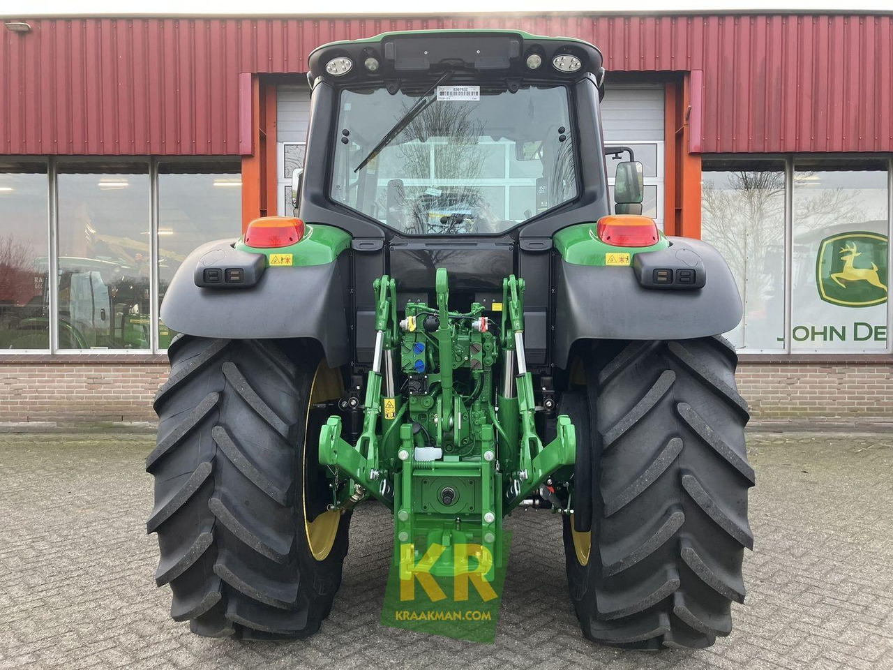John Deere 6090M - Farm tractor: picture 4 John Deere 6090M - Farm tractor: picture 4