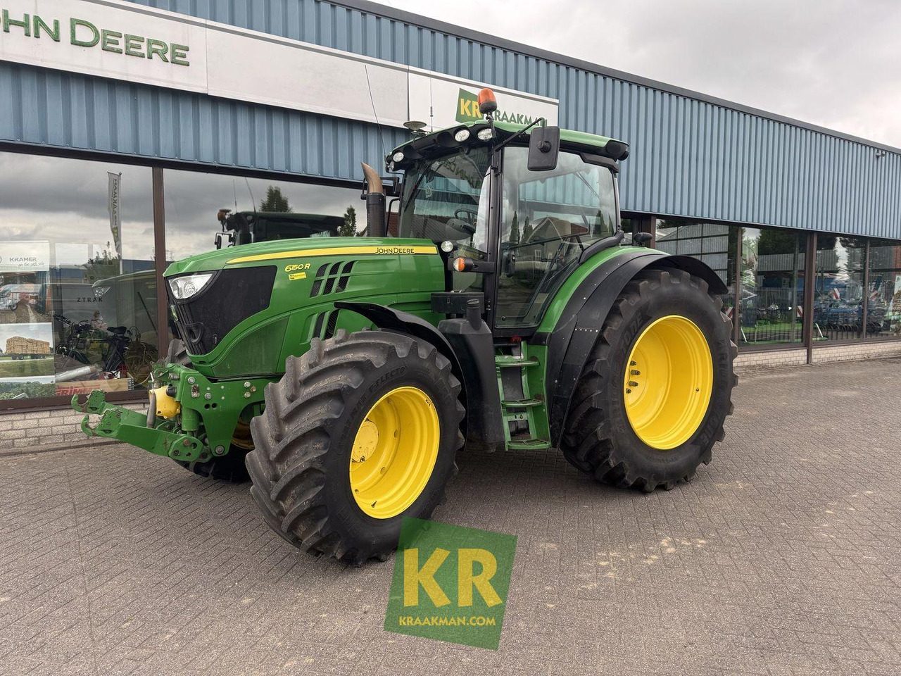 John Deere 6150R - Farm tractor: picture 1 John Deere 6150R - Farm tractor: picture 1