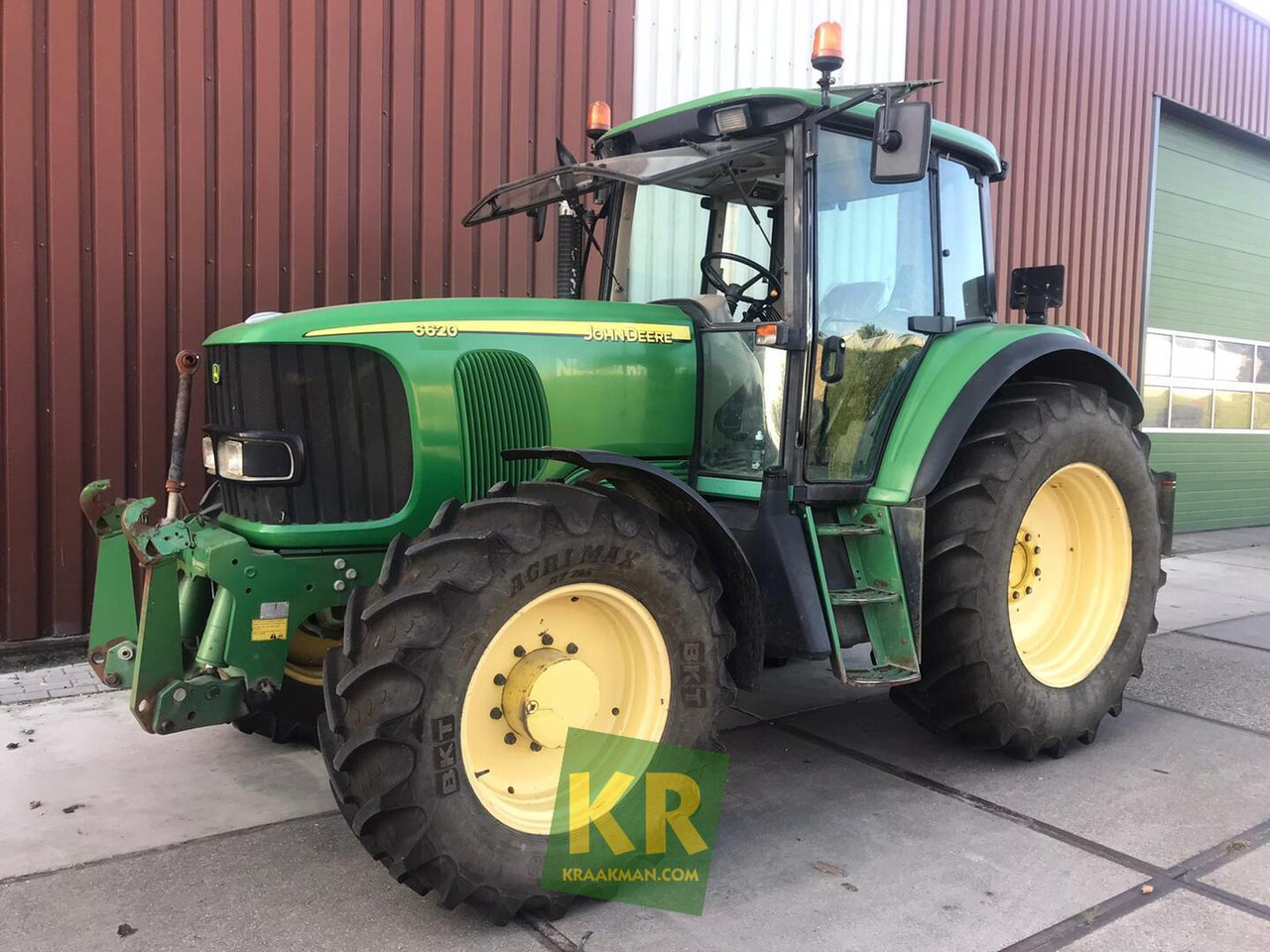 John Deere 6620 - Farm tractor: picture 1 John Deere 6620 - Farm tractor: picture 1
