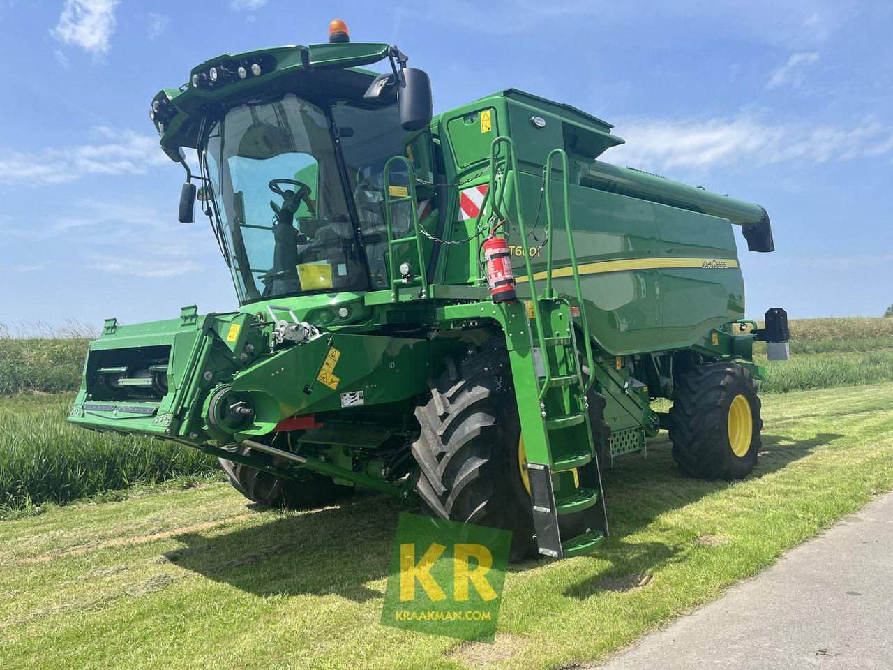John Deere T660 - Combine harvester: picture 1 John Deere T660 - Combine harvester: picture 1