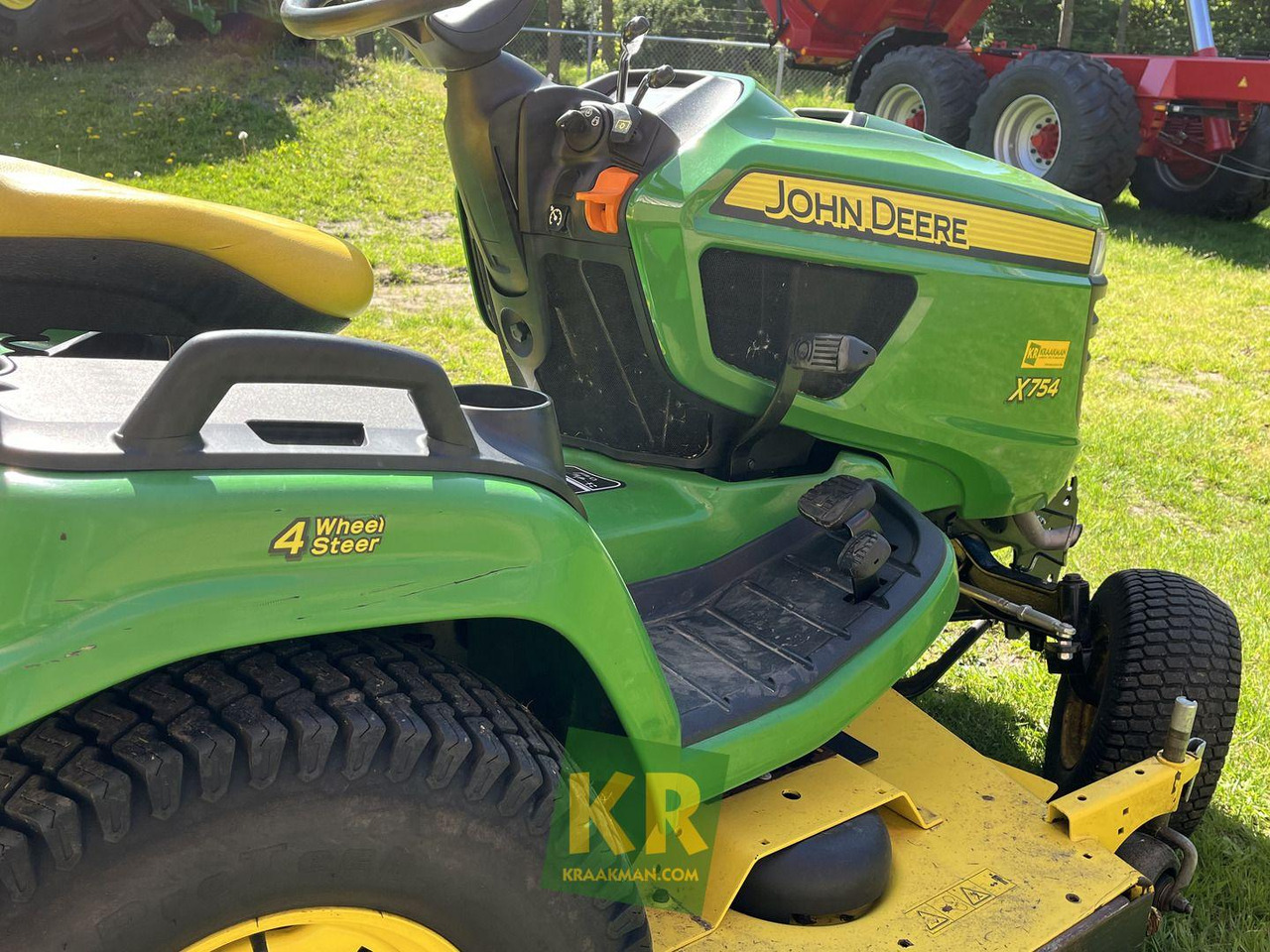 John Deere X754 - Garden mower: picture 5 John Deere X754 - Garden mower: picture 5