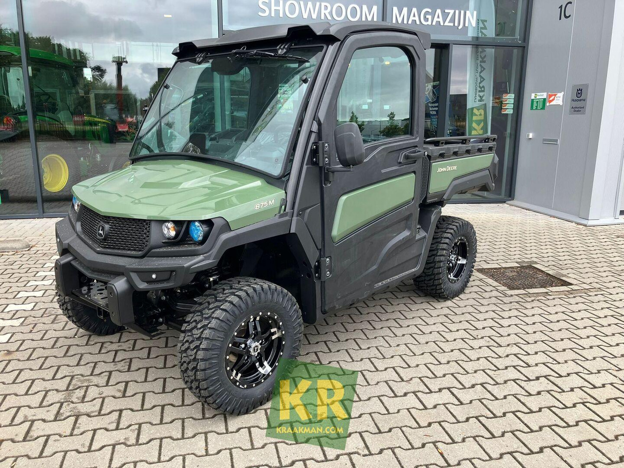 John Deere XUV875M - ATV/ Quad: picture 1 John Deere XUV875M - ATV/ Quad: picture 1
