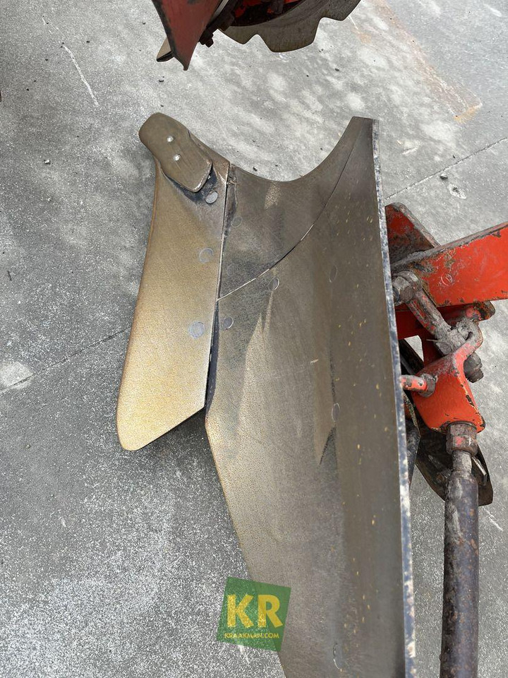 Kuhn VARI MASTER 121 - Plow: picture 3 Kuhn VARI MASTER 121 - Plow: picture 3