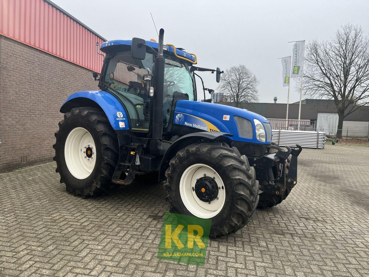 New Holland T6070 Plus - Farm tractor: picture 4 New Holland T6070 Plus - Farm tractor: picture 4