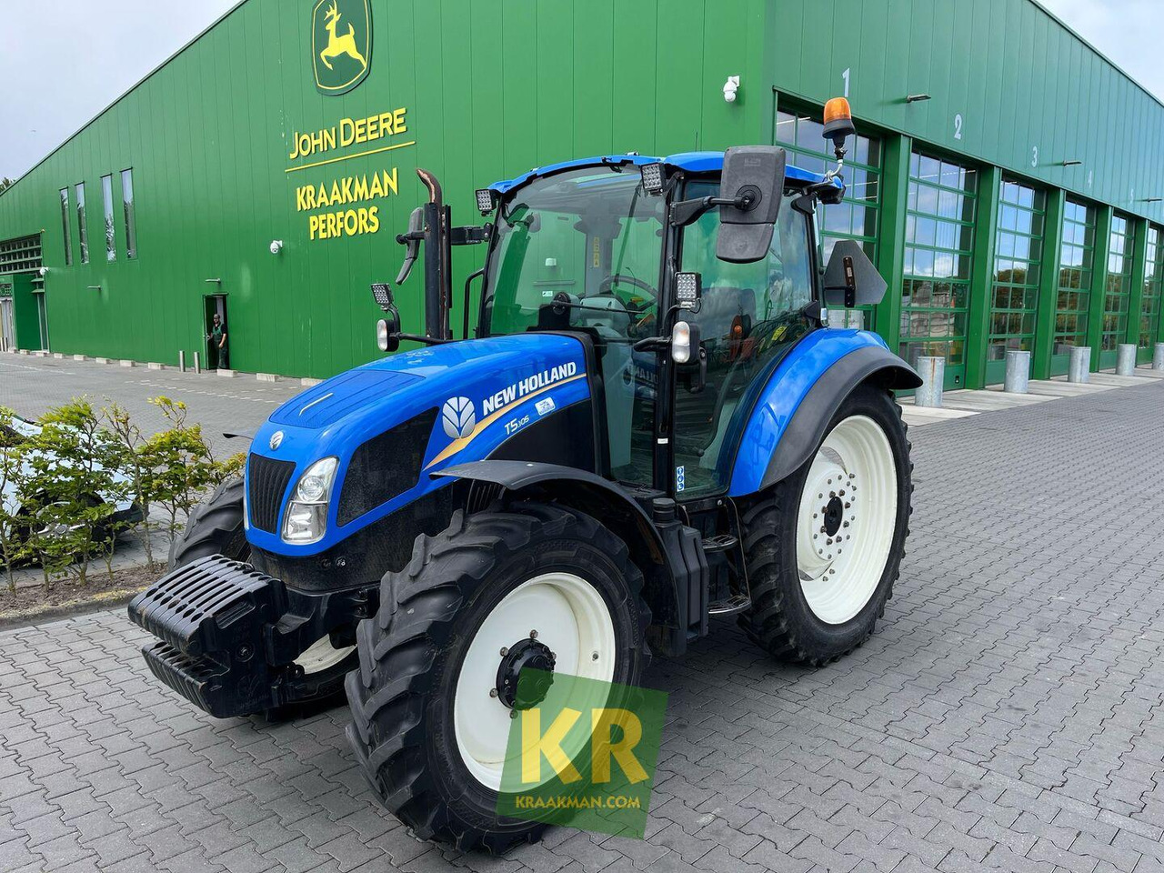 T5.105 New Holland - Farm tractor: picture 1 T5.105 New Holland - Farm tractor: picture 1