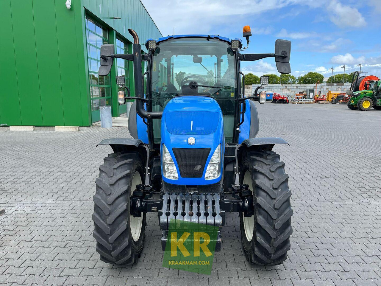 T5.105 New Holland - Farm tractor: picture 2 T5.105 New Holland - Farm tractor: picture 2