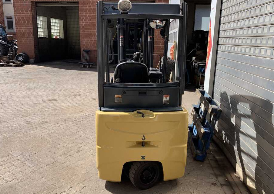 CAT Lift Trucks 2ET4000 - Electric forklift: picture 4 CAT Lift Trucks 2ET4000 - Electric forklift: picture 4