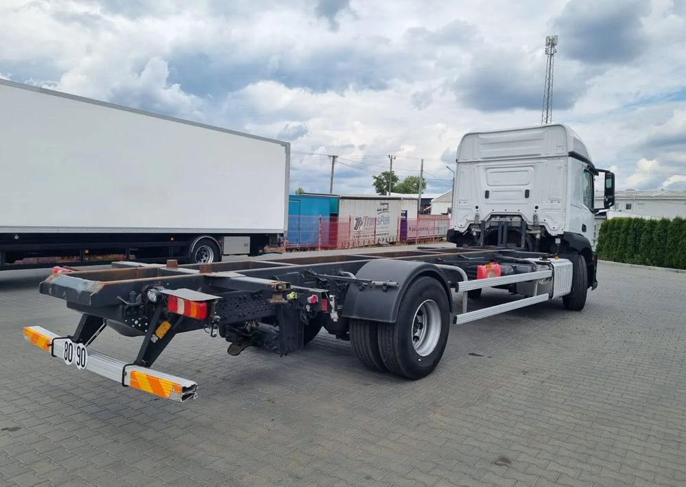 Mercedes-Benz Actros 1836 - Curtain side truck: picture 3 Mercedes-Benz Actros 1836 - Curtain side truck: picture 3