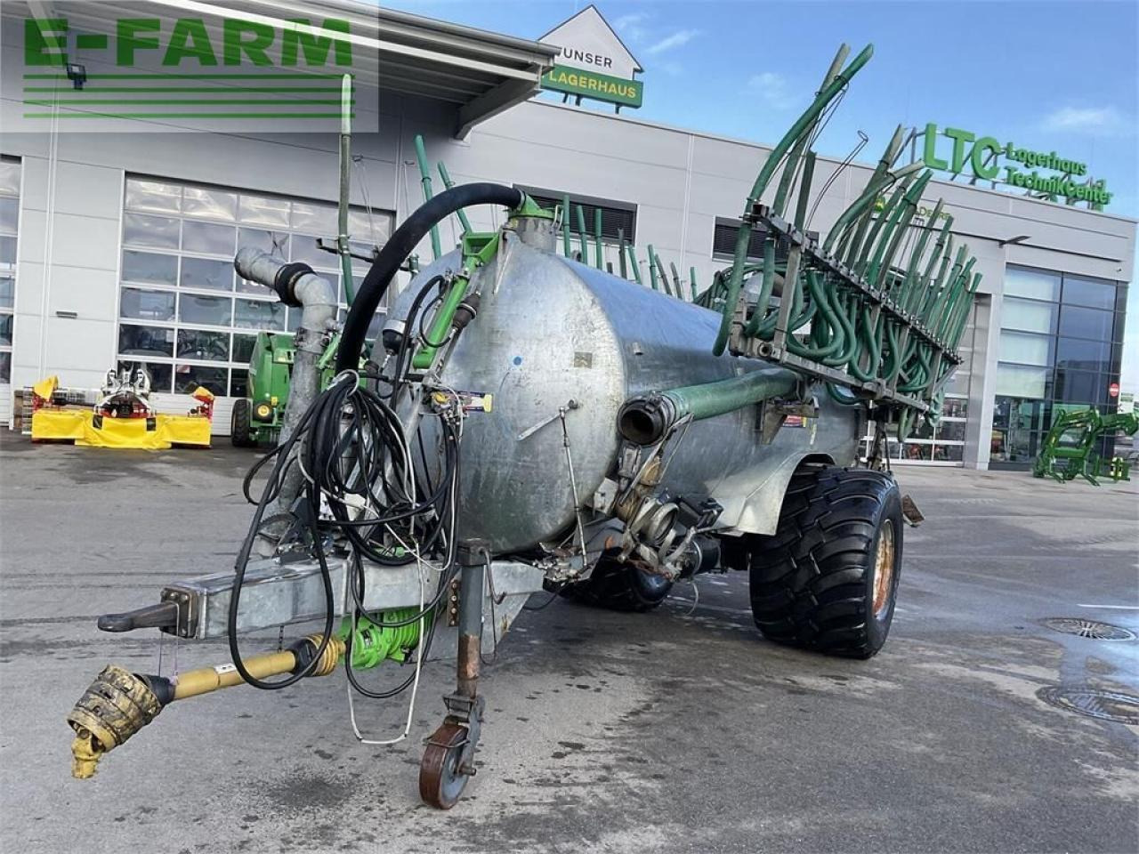 Bauer v 83 güllefass - Fertilizing equipment: picture 1 Bauer v 83 güllefass - Fertilizing equipment: picture 1