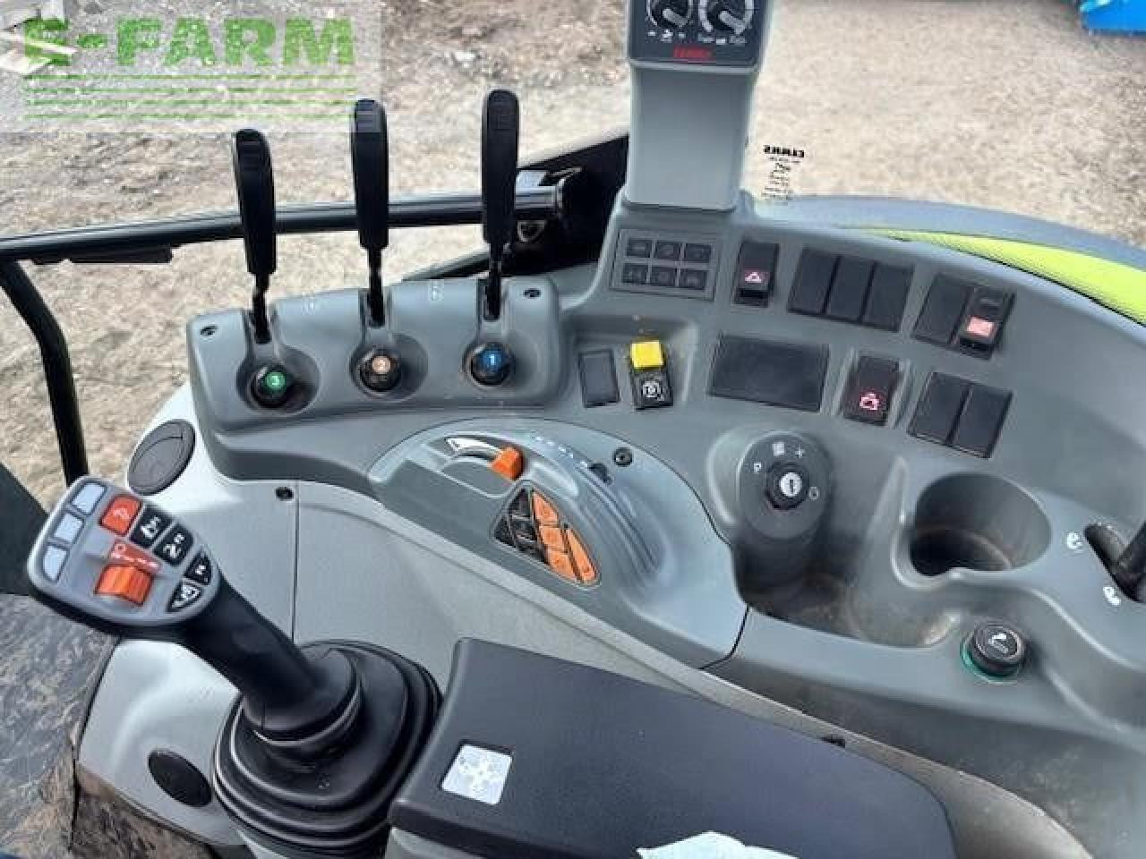 CLAAS ARION 430 - Farm tractor: picture 5 CLAAS ARION 430 - Farm tractor: picture 5