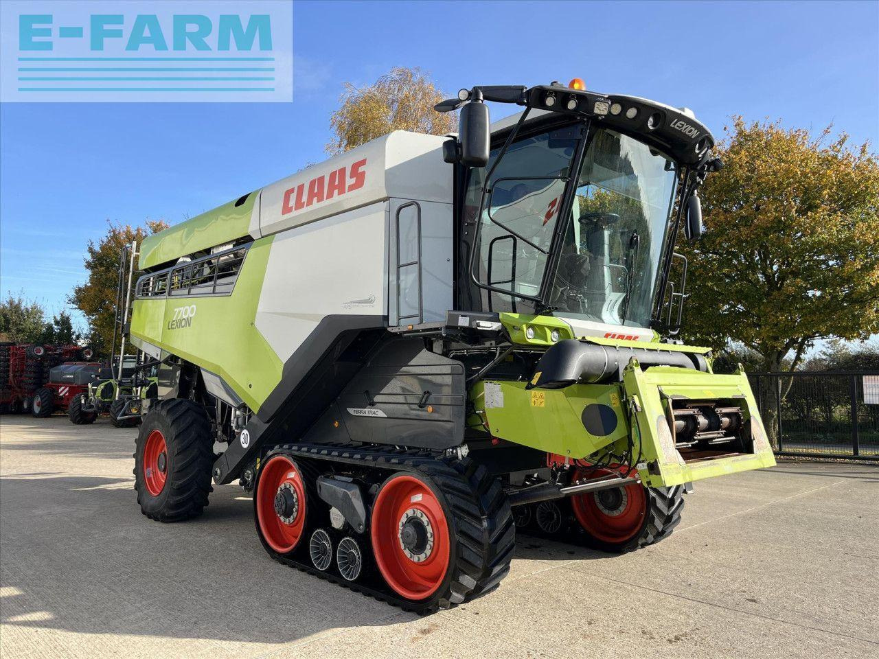 CLAAS LEXION 7700TT - Combine harvester: picture 3 CLAAS LEXION 7700TT - Combine harvester: picture 3