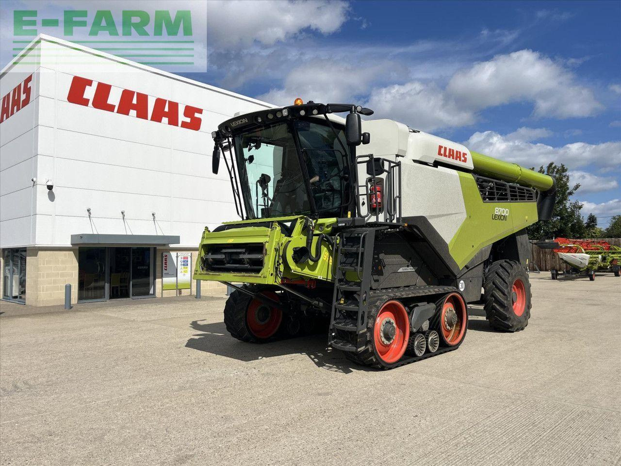 CLAAS LEXION 8700 TERRA TRAC - Combine harvester: picture 1 CLAAS LEXION 8700 TERRA TRAC - Combine harvester: picture 1