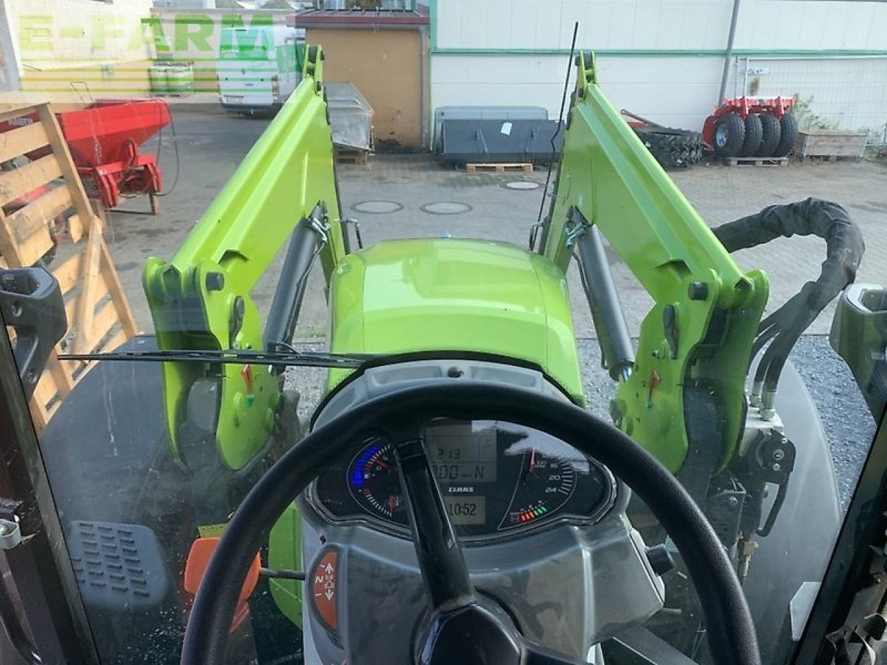 CLAAS arion 420 - Farm tractor: picture 2 CLAAS arion 420 - Farm tractor: picture 2
