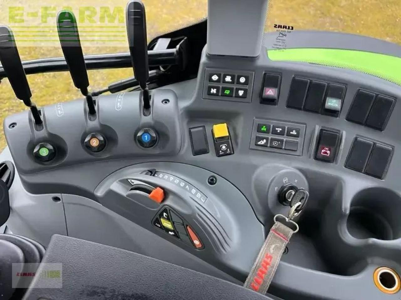 CLAAS arion 440 - Farm tractor: picture 4 CLAAS arion 440 - Farm tractor: picture 4