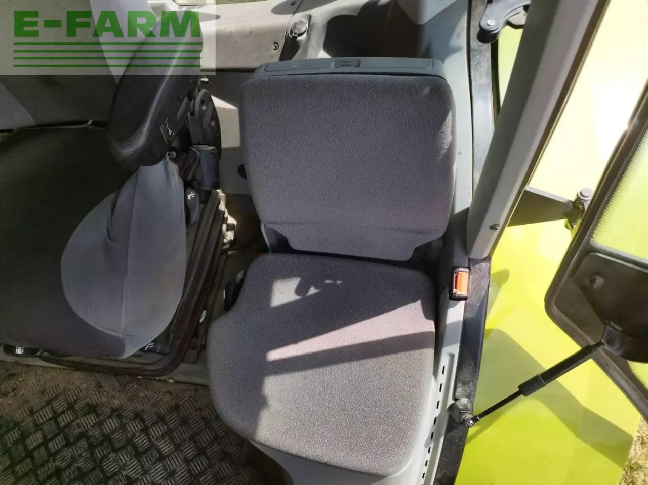 CLAAS arion 510 - Farm tractor: picture 5 CLAAS arion 510 - Farm tractor: picture 5