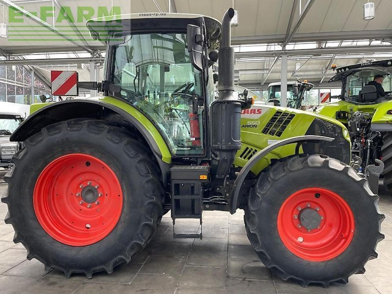 CLAAS arion 550 hexashift cis HEXASHIFT CIS - Farm tractor: picture 2 CLAAS arion 550 hexashift cis HEXASHIFT CIS - Farm tractor: picture 2
