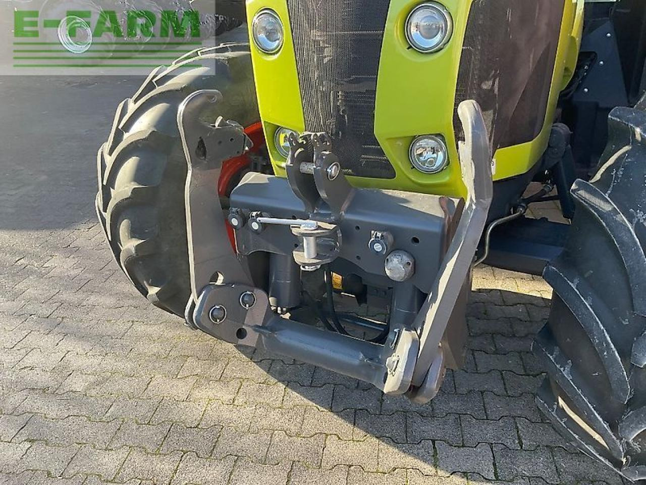 Farm tractor CLAAS arion 610: picture 8