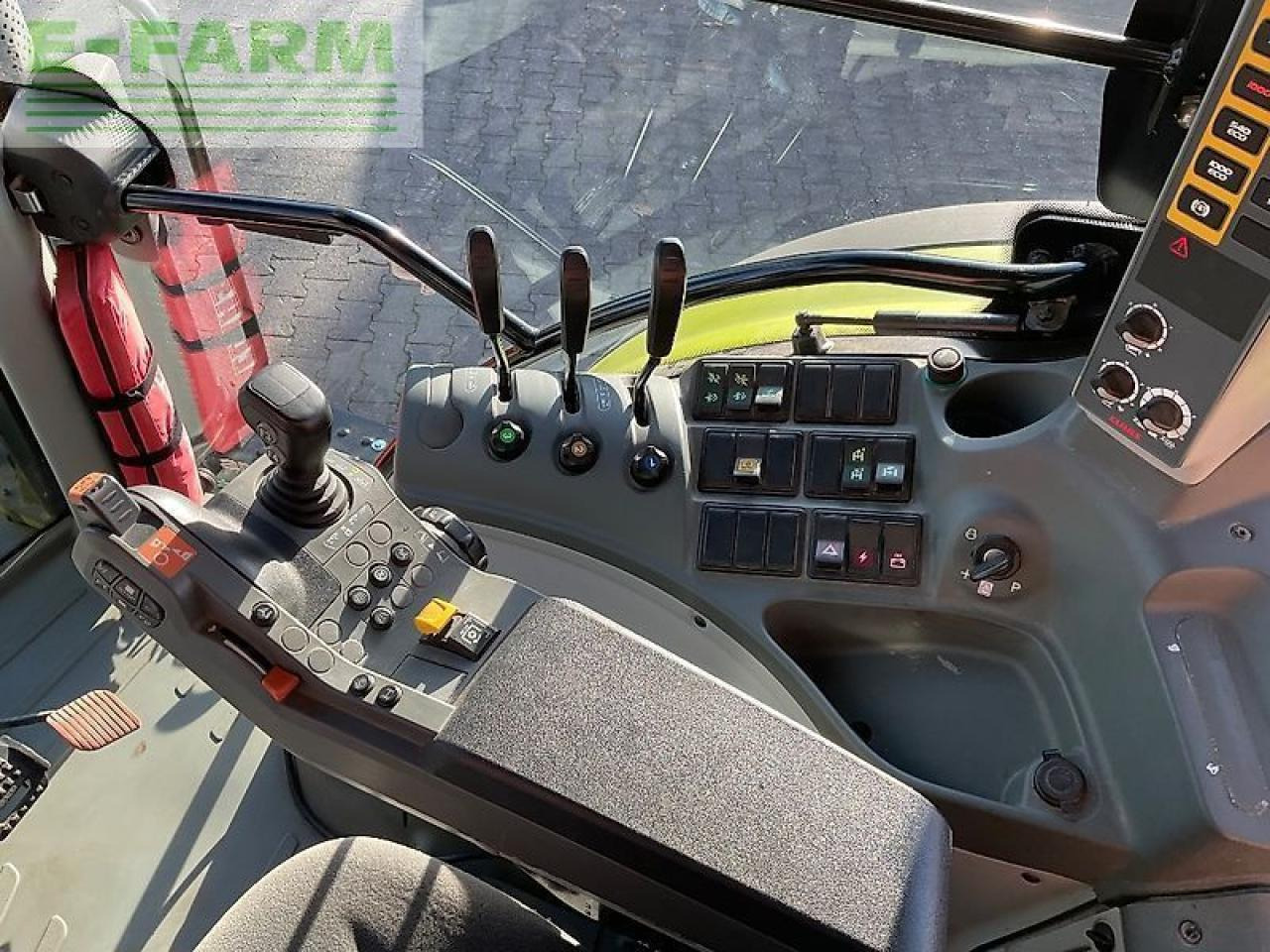 Farm tractor CLAAS arion 610: picture 13