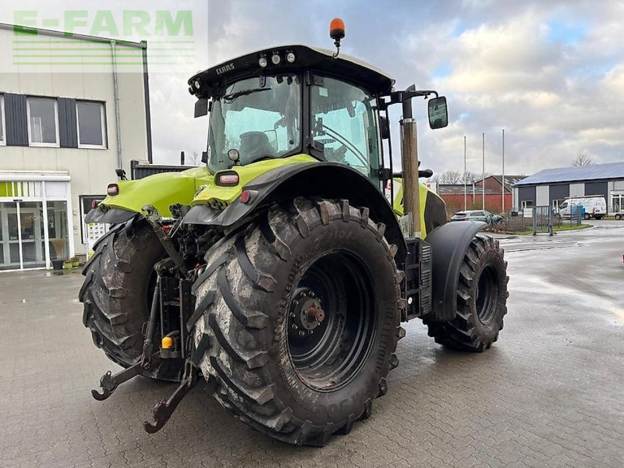 CLAAS axion 810 cmatic CMATIC - Farm tractor: picture 3 CLAAS axion 810 cmatic CMATIC - Farm tractor: picture 3