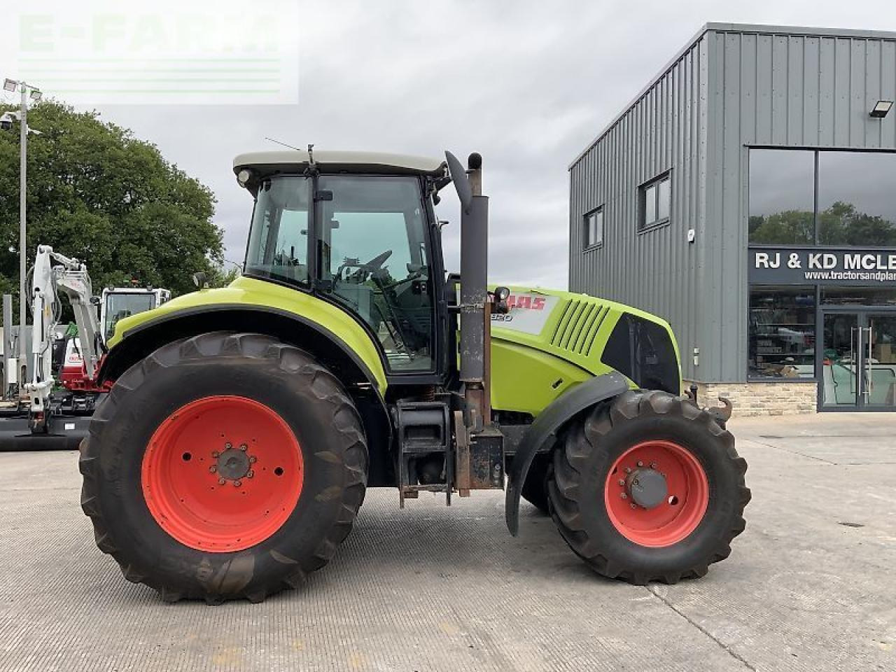 CLAAS axion 820 digger (st20874) - Farm tractor: picture 1 CLAAS axion 820 digger (st20874) - Farm tractor: picture 1