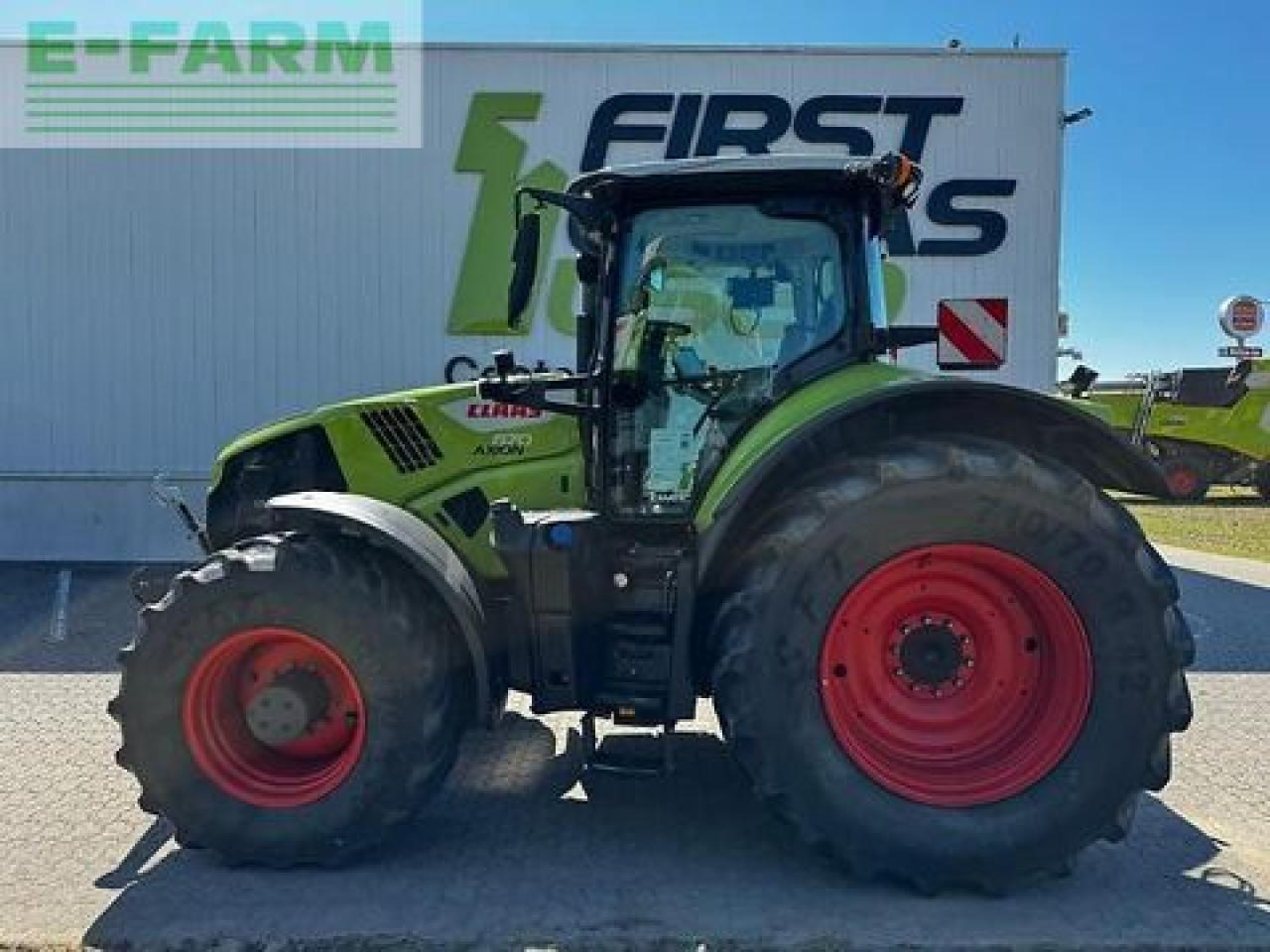 CLAAS axion 870 - Farm tractor: picture 2 CLAAS axion 870 - Farm tractor: picture 2