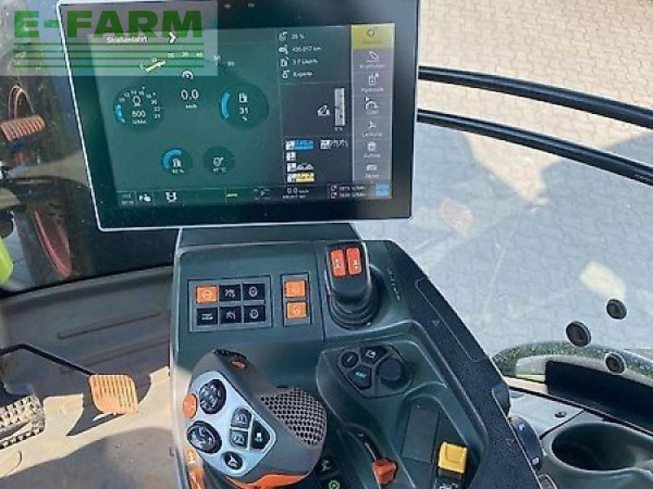 Farm tractor CLAAS axion 870 cmatic CMATIC: picture 10