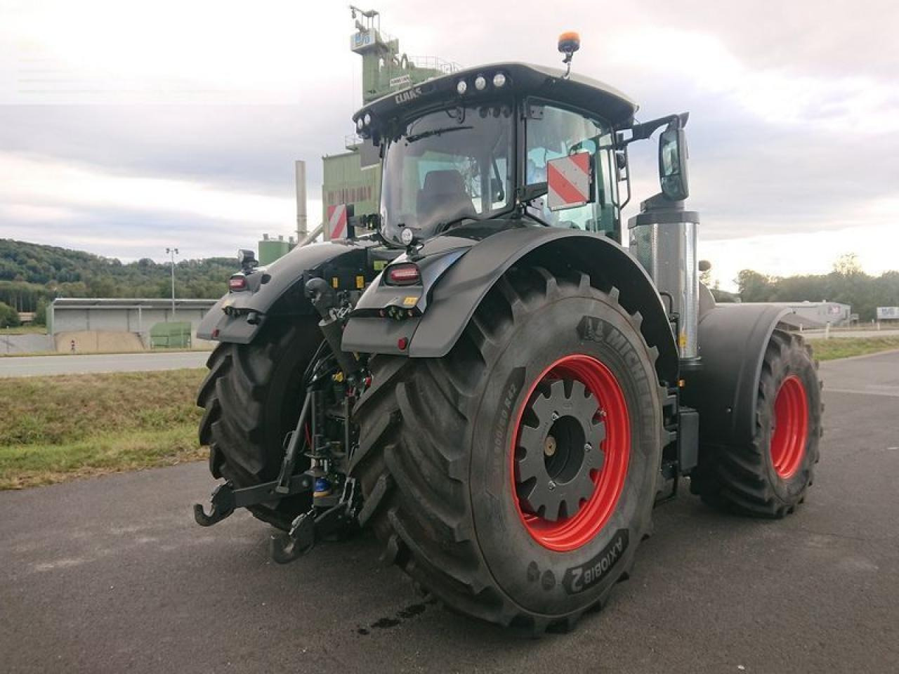 CLAAS axion 960 cebis (stage v) - Farm tractor: picture 3 CLAAS axion 960 cebis (stage v) - Farm tractor: picture 3