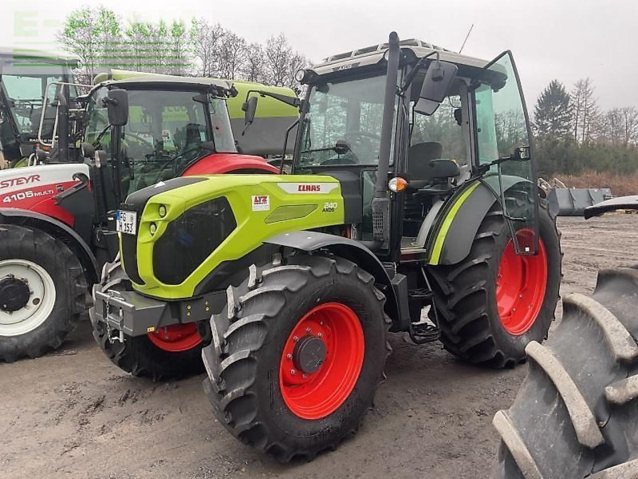 CLAAS axos 240 advanced claas trakto - Farm tractor: picture 2 CLAAS axos 240 advanced claas trakto - Farm tractor: picture 2
