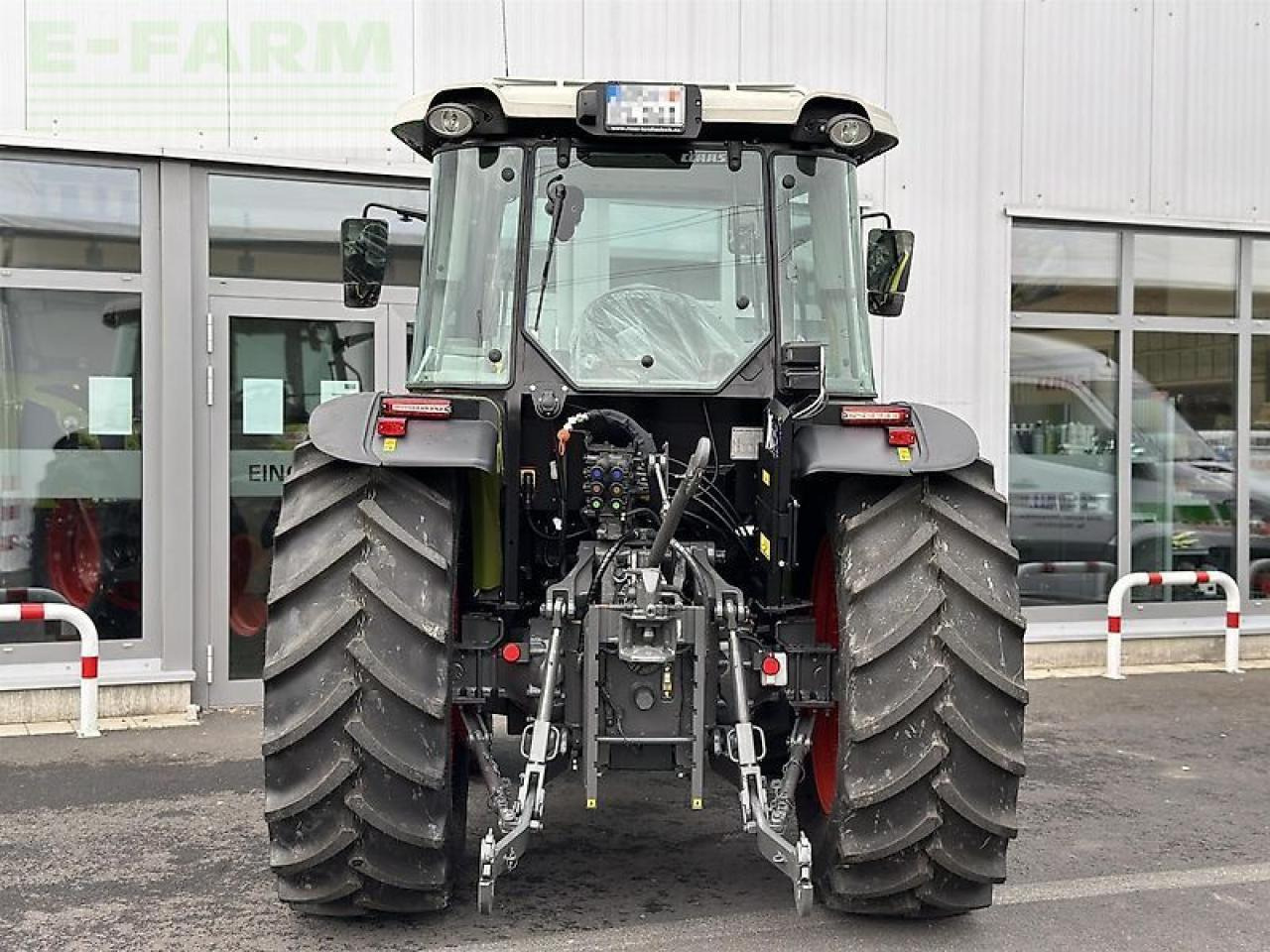CLAAS axos 240 advanced fl-konsole - Farm tractor: picture 3 CLAAS axos 240 advanced fl-konsole - Farm tractor: picture 3