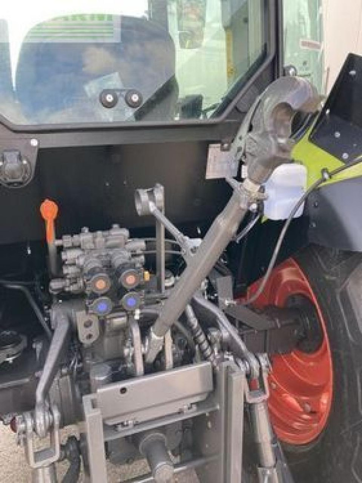 CLAAS elios 210 - Farm tractor: picture 4 CLAAS elios 210 - Farm tractor: picture 4