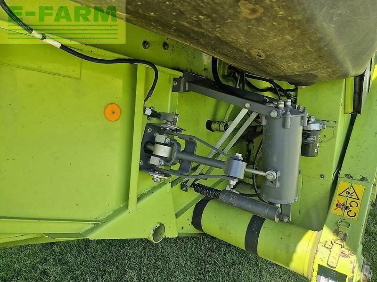 CLAAS lexion 405 - Combine harvester: picture 5 CLAAS lexion 405 - Combine harvester: picture 5