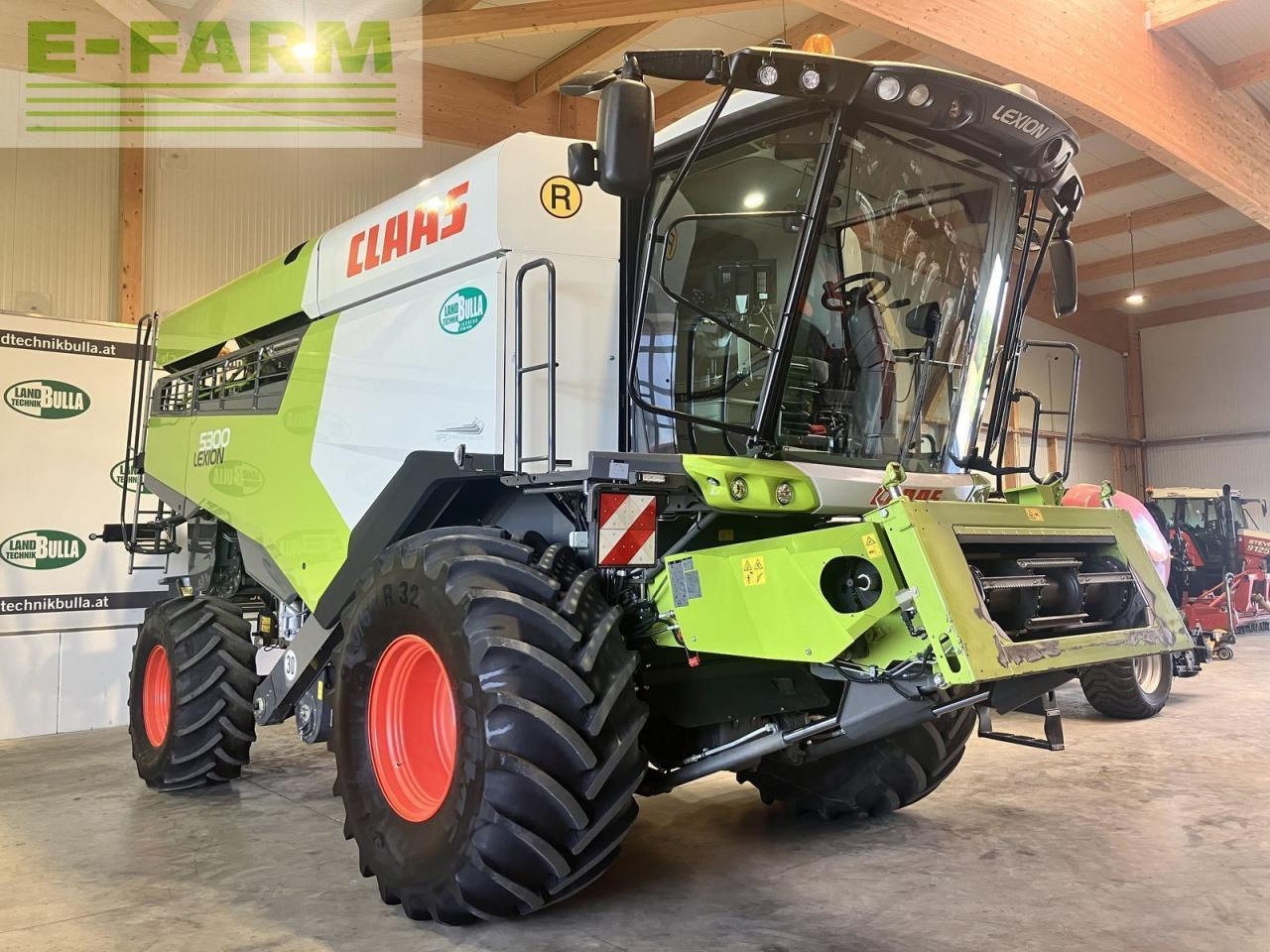 CLAAS lexion 5300 - Combine harvester: picture 2 CLAAS lexion 5300 - Combine harvester: picture 2