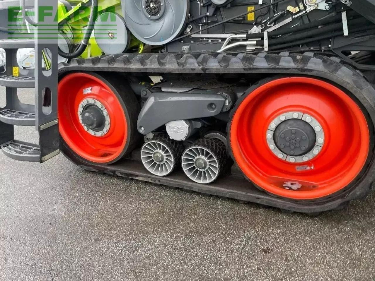 CLAAS lexion 6900 tt - Combine harvester: picture 2 CLAAS lexion 6900 tt - Combine harvester: picture 2